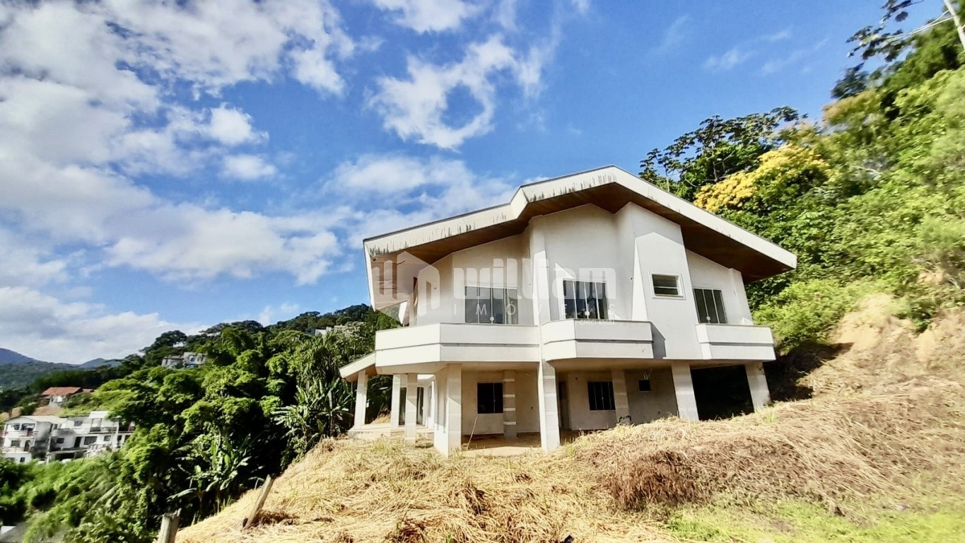Casa de 5 quartos, no bairro Águas Claras, em Brusque | Eu Corretor