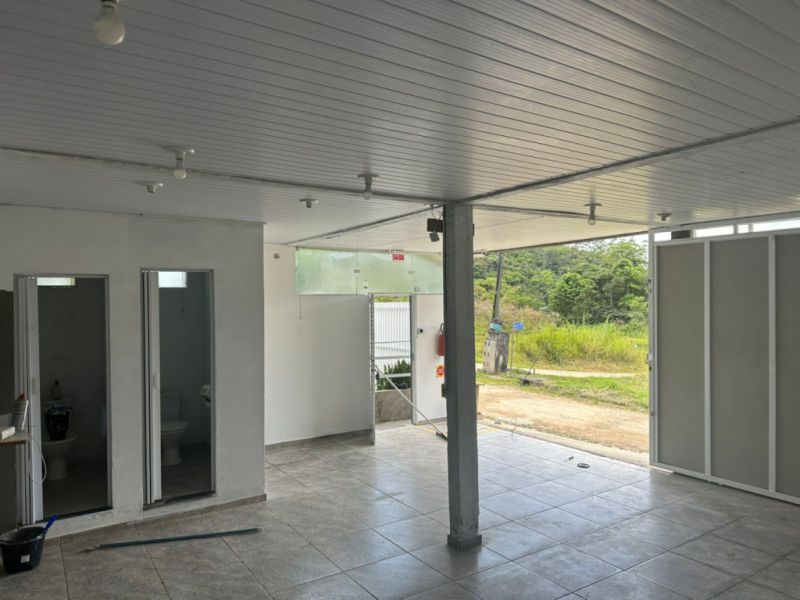 Galpão / Depósito / Armazém de 246m² no bairro Guabiruba Sul, em Guabiruba | Eu Corretor