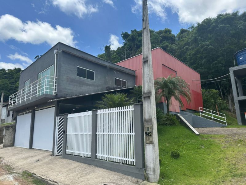 Galpão / Depósito / Armazém de 246m² no bairro Guabiruba Sul, em Guabiruba | Eu Corretor