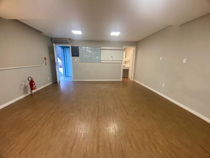 Sala Comercial de 35m² no bairro Centro, em Brusque | Eu Corretor