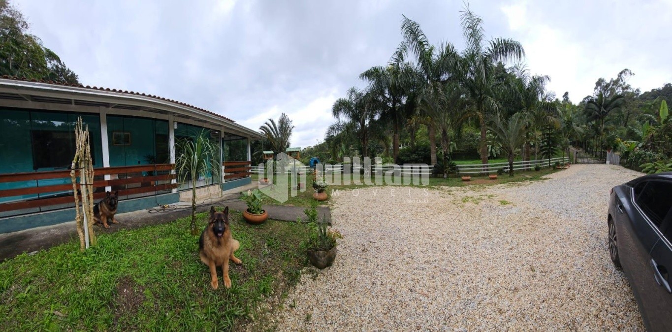 Fazenda/Sítios/Chácaras de 3 quartos, 180m² no bairro São Pedro, em Brusque | Eu Corretor