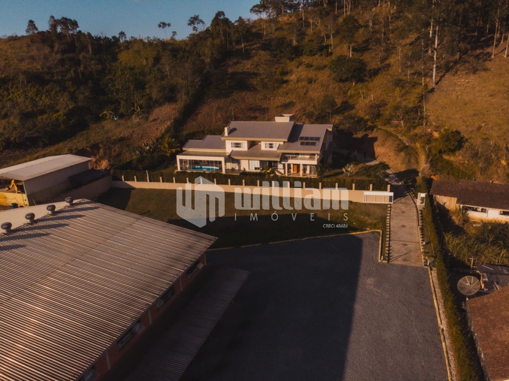 Galpão / Depósito / Armazém de 3 quartos, no bairro Nova Brasília, em Brusque | Eu Corretor