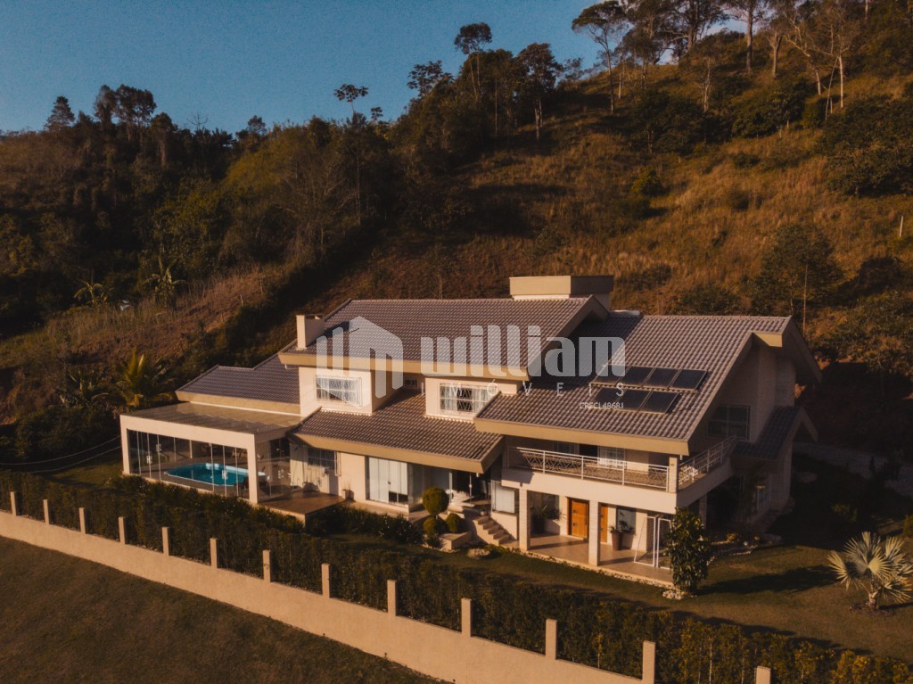 Galpão / Depósito / Armazém de 3 quartos, no bairro Nova Brasília, em Brusque | Eu Corretor