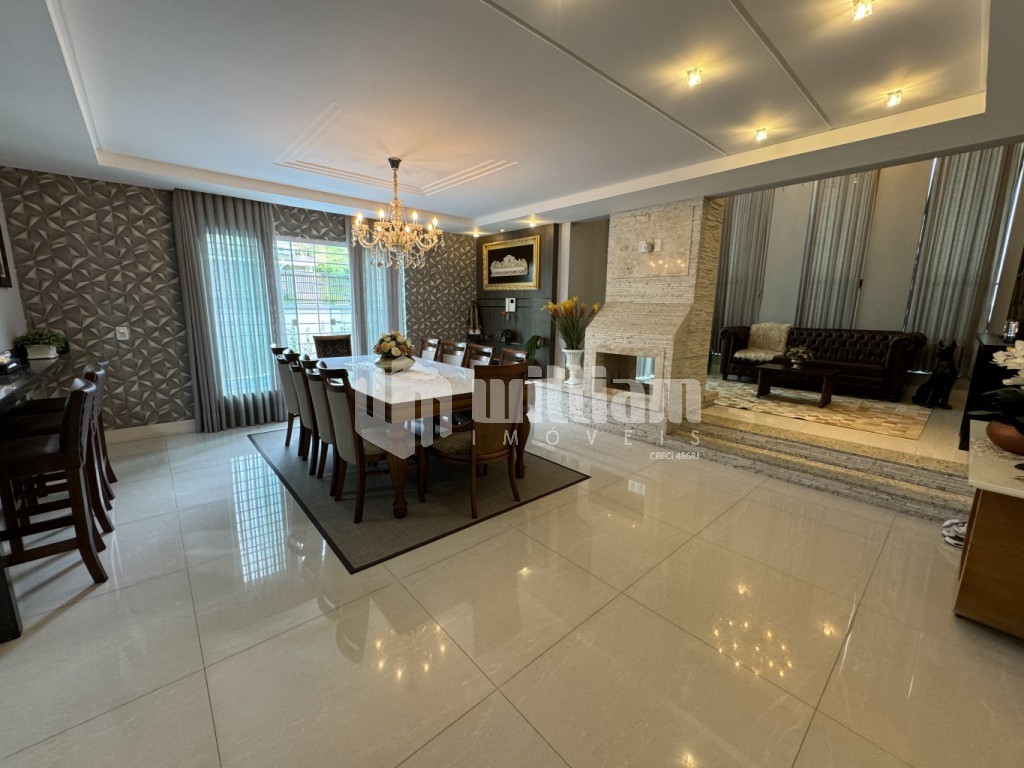 Casa de 4 quartos, 385m² no bairro Centro, em Brusque | Eu Corretor