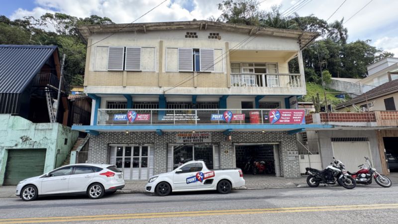 Casa de 6 quartos, 400m² no bairro Primeiro de Maio, em Brusque | Eu Corretor