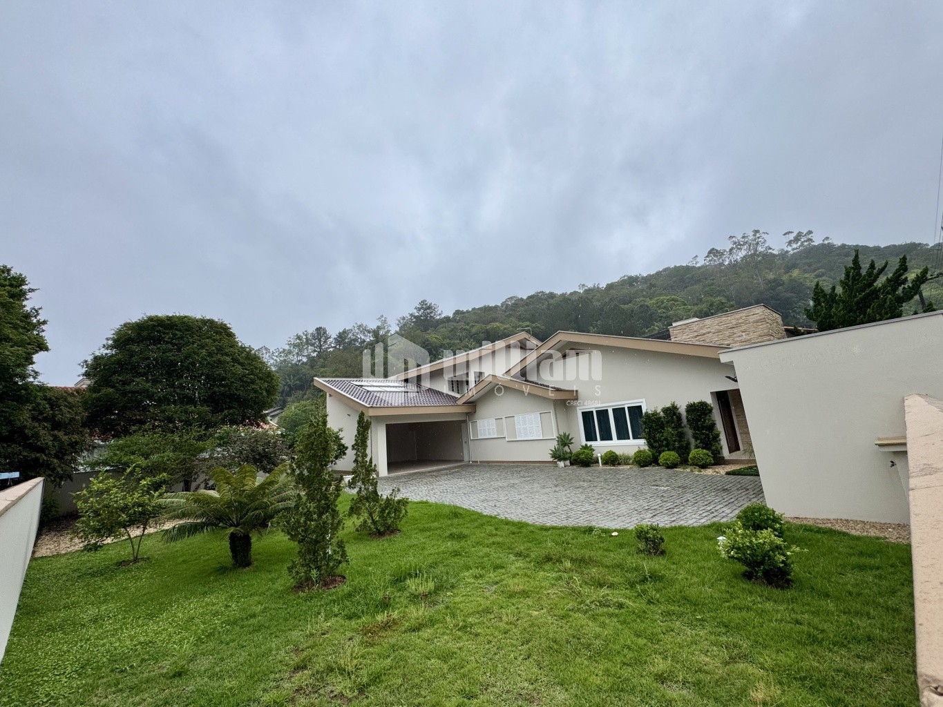 Casa de 4 quartos, 200m² no bairro Azambuja, em Brusque | Eu Corretor