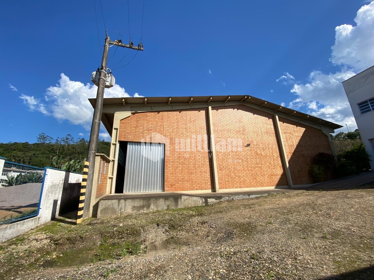 Galpão / Depósito / Armazém de 500m² no bairro Primeiro de Maio, em Brusque | Eu Corretor
