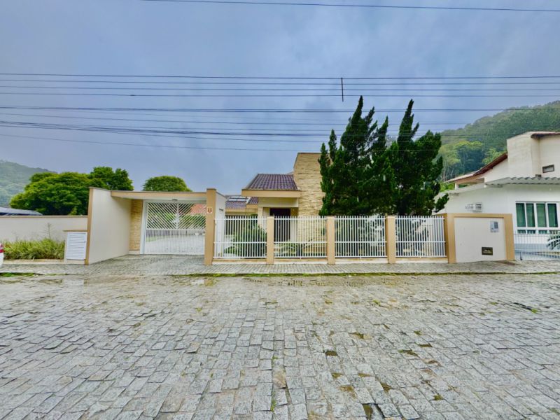 Casa de 4 quartos, 277m² no bairro Azambuja, em Brusque | Eu Corretor