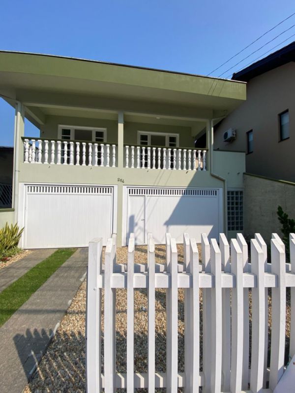 Casa de 3 quartos, 200m² no bairro Jardim Maluche, em Brusque | Eu Corretor