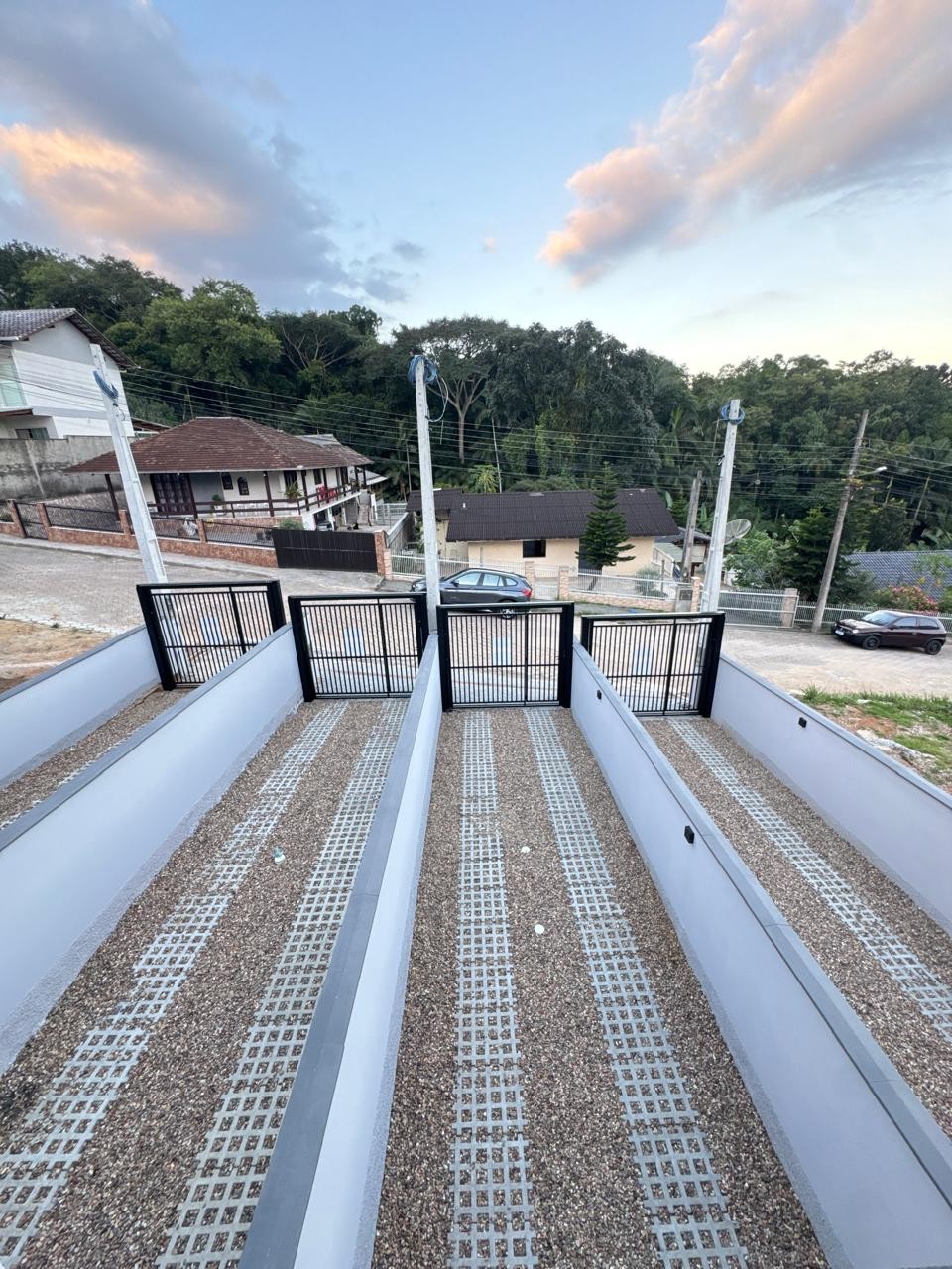 Sobrado novo no bairro Badenfurt. — foto 4