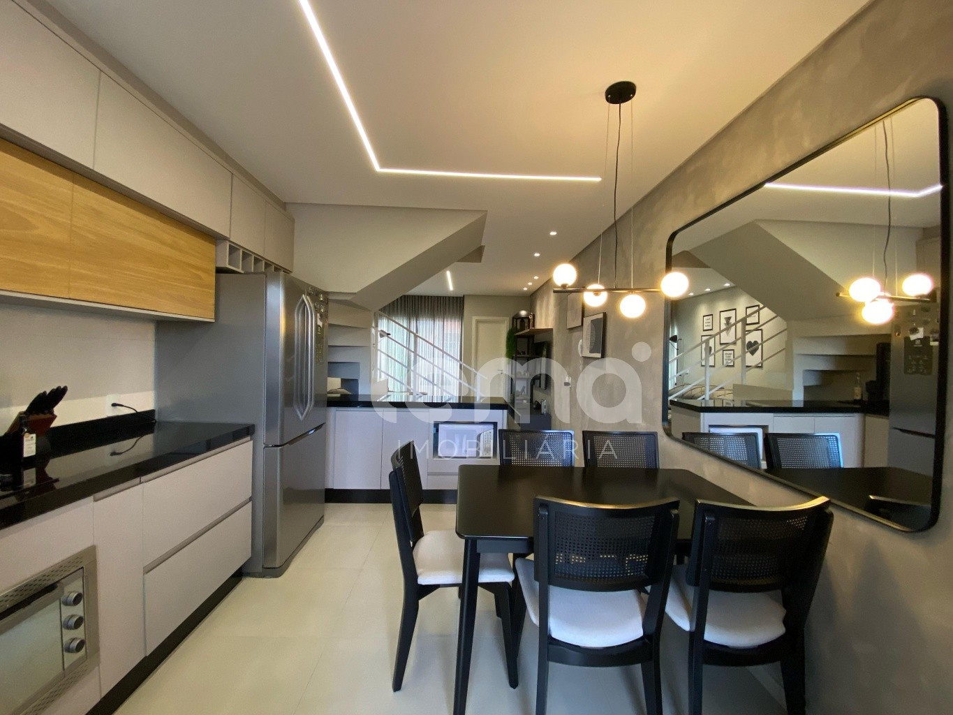 Sobrado semimobiliado com 2 dormitórios no bairro Água Verde, em Blumenau. - foto 1