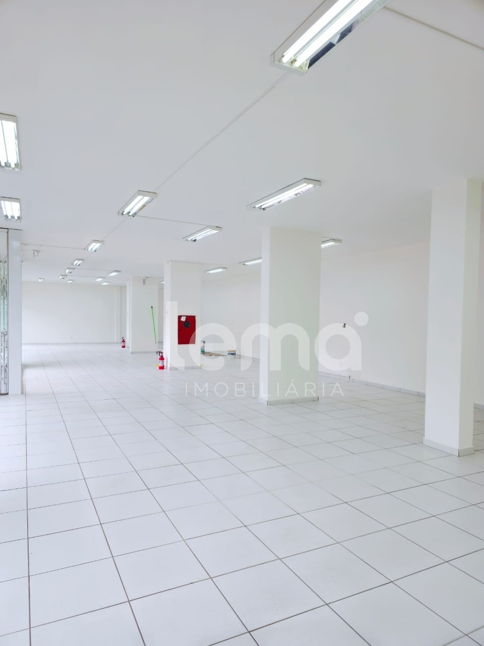 Excelente sala comercial , localizada na Rua Amazonas, Bairro Garcia! — foto 5