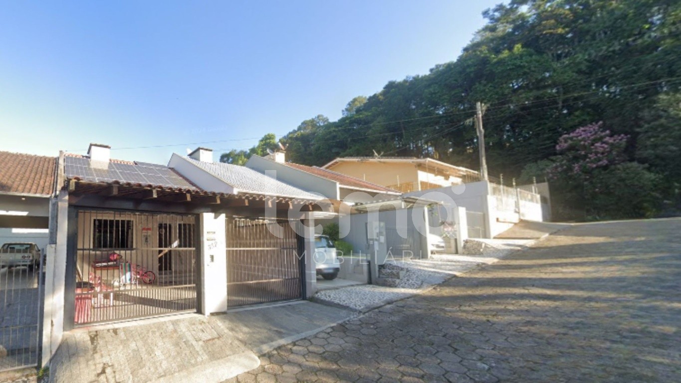 Casa pra locação no bairro Escola Agrícola - foto 1