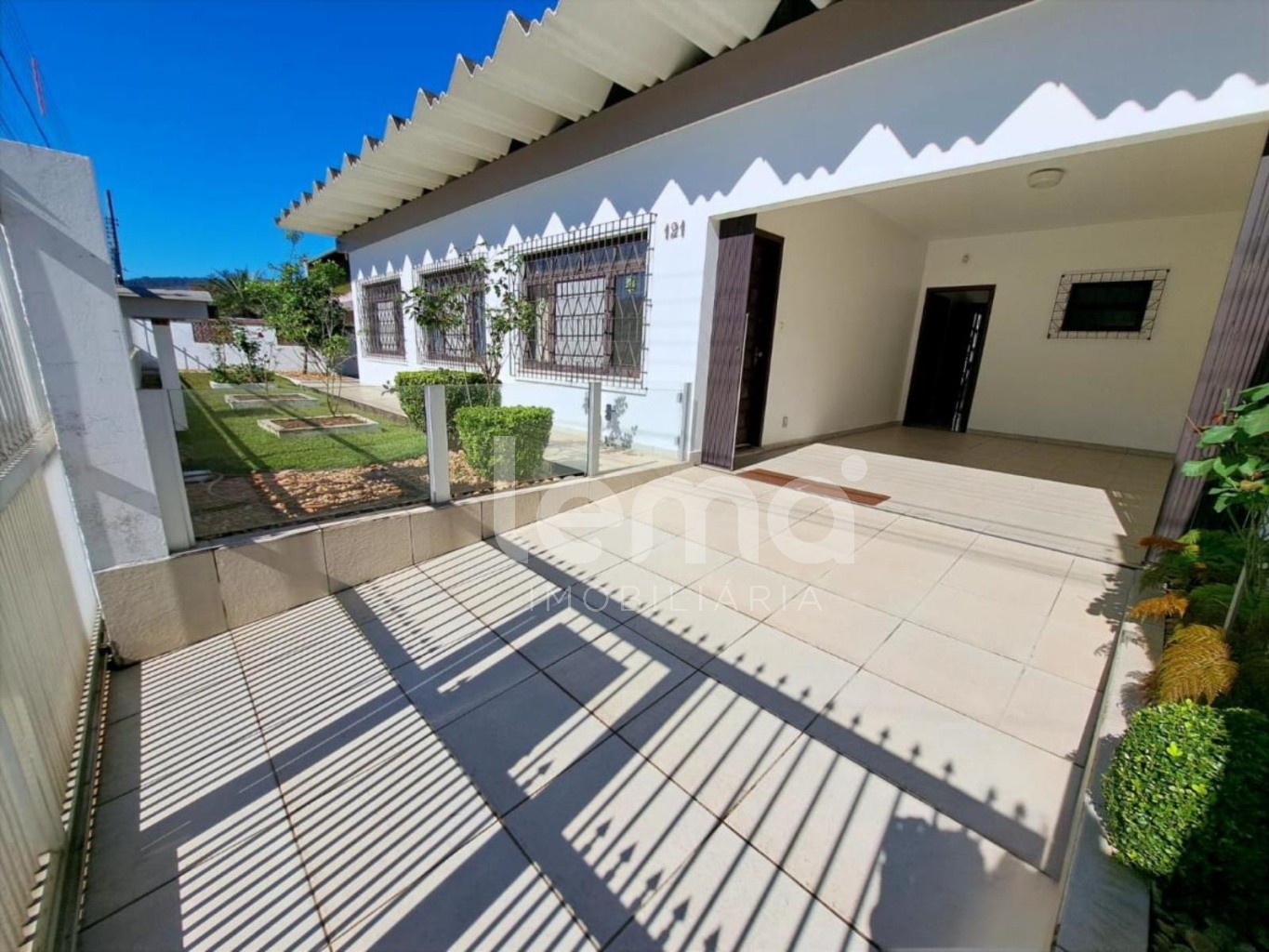 Casa com 3 dormitórios, sendo 1 suíte - Bairro Água Verde - Blumenau/SC - foto 1