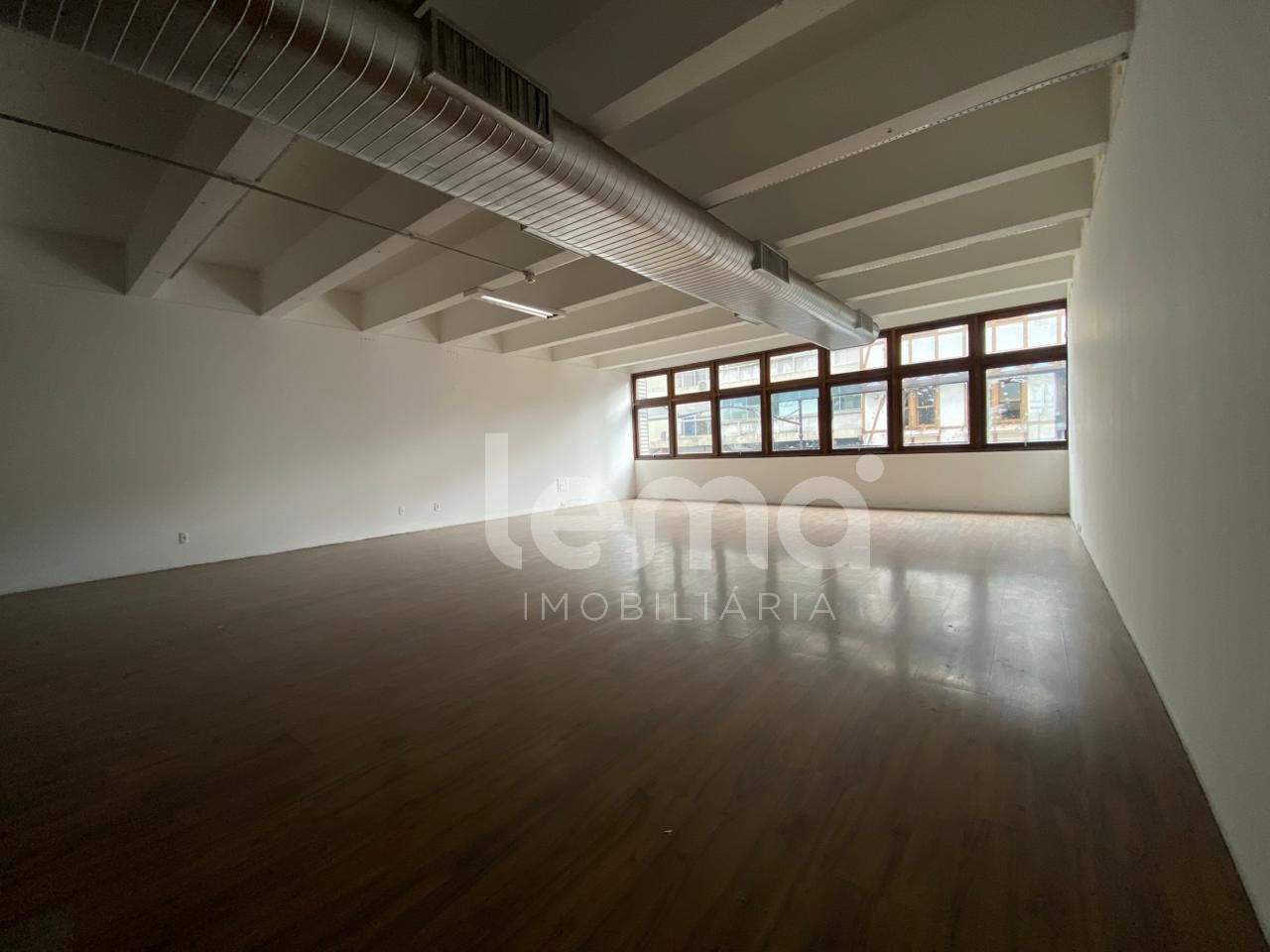 Prédio comercial com localização privilegiada na rua XV de Novembro no centro de Blumenau. — foto 7