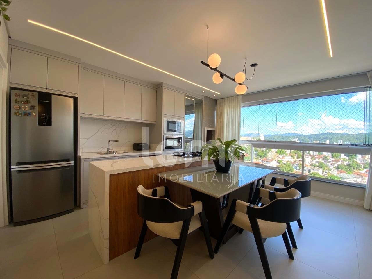 Apartamento semimobiliado com 3 dormitórios sendo 1 suíte no bairro Escola Agrícola, em Blumenau. — foto 2