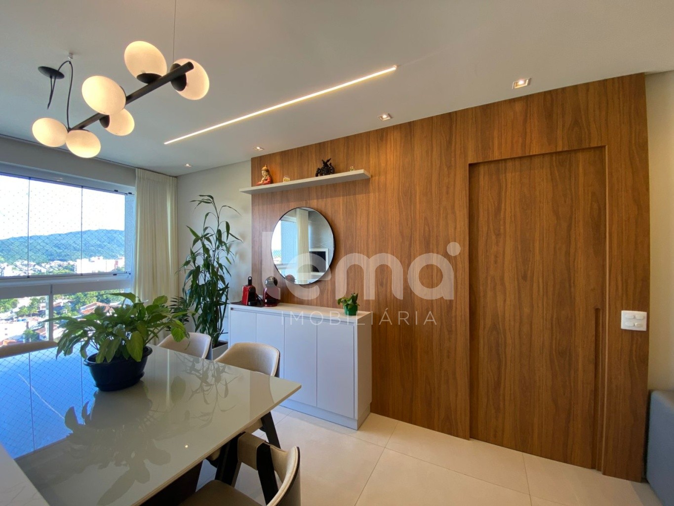 Apartamento semimobiliado com 3 dormitórios sendo 1 suíte no bairro Escola Agrícola, em Blumenau. — foto 4