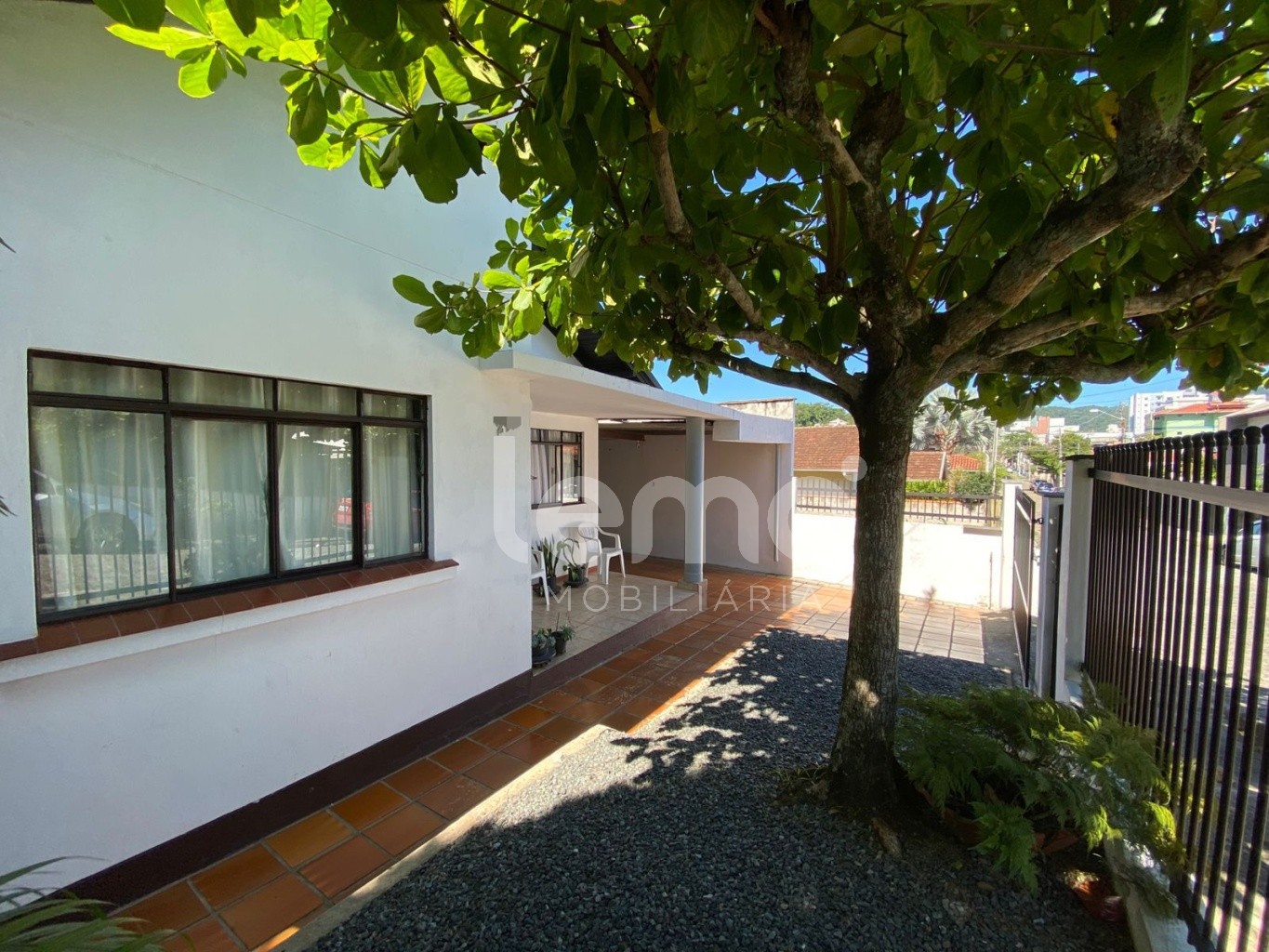 Casa térrea com 3 dormitórios no bairro Água Verde em Blumenau. — foto 2