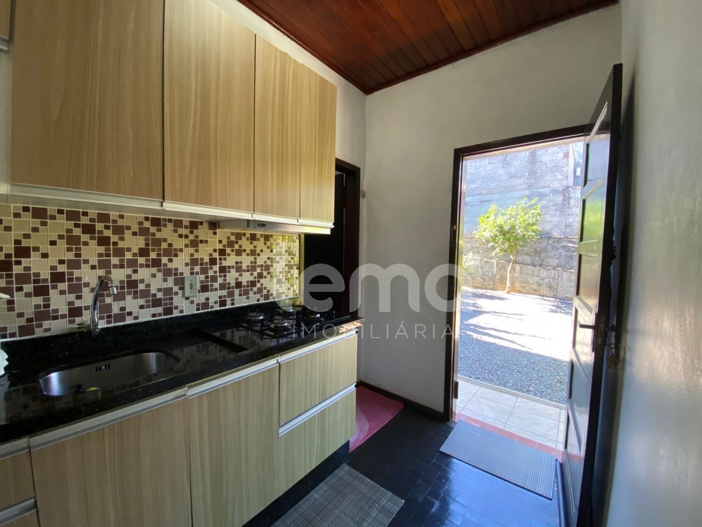 Casa térrea com 3 dormitórios no bairro Água Verde em Blumenau. — foto 4