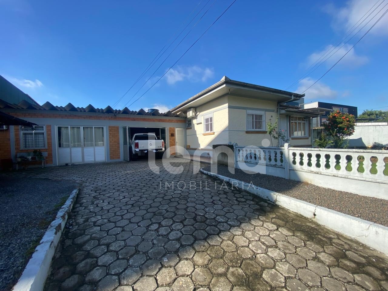 Casa térrea com 3 dormitórios, amplo terreno nos fundos com pomar em Blumenau. — foto 6