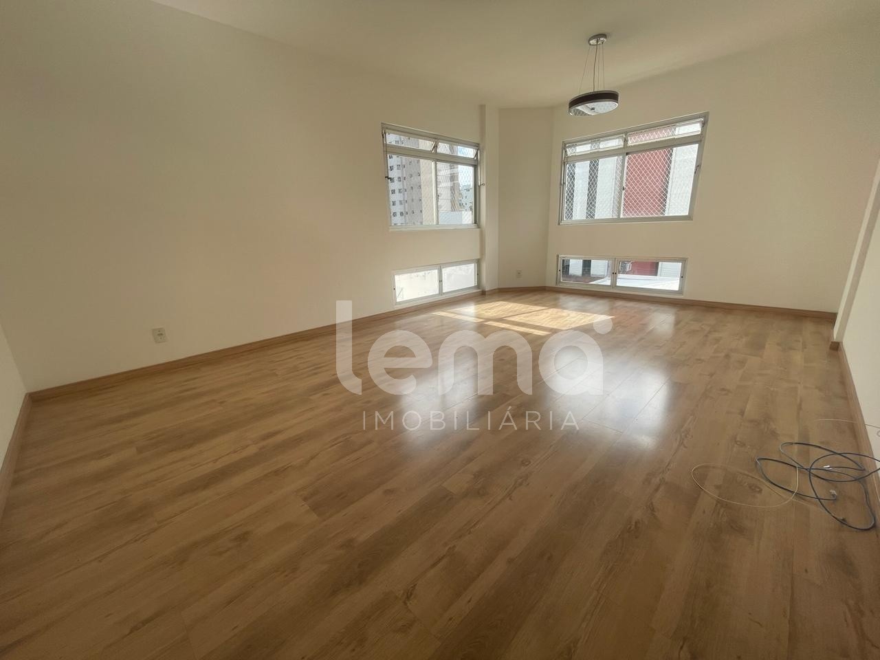 Apartamento com 3 dormitórios no bairro Jardim Blumenau, em Blumenau. — foto 2