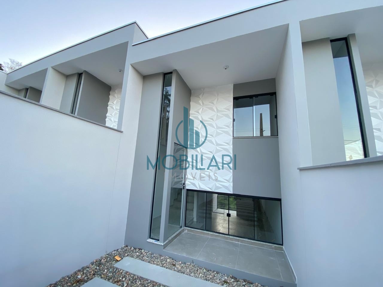 Incrível Sobrado com 2 Dormitórios, 2 Vagas de Garagem, e Ampla Área nos Fundos! — foto 3