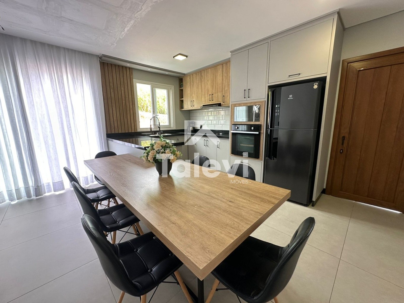 Casa Moderna e Encantadora. 100% mobíliada em Testo Central! - foto 1