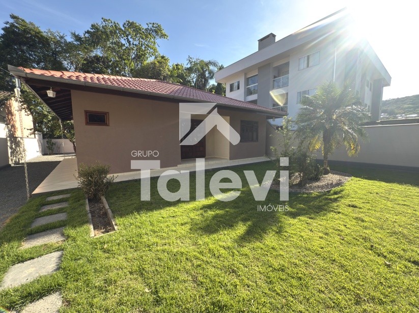 Casa encantadora pertinho do centro de Pomerode - conforto e lazer em um só lugar! - foto 1