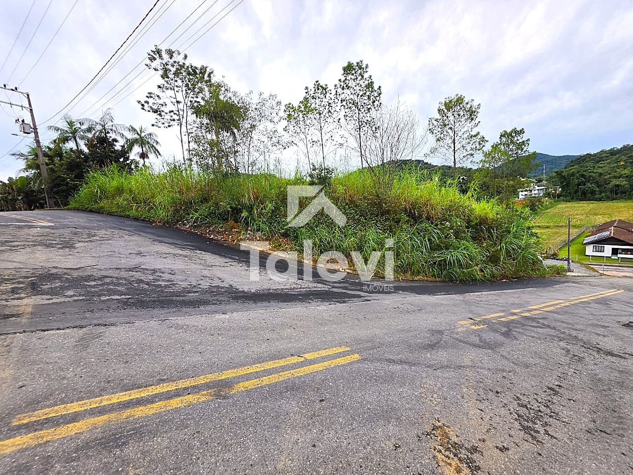 Oportunidade Estratégica em Pomerode: Terreno com Projeto e Alvará de Construção Aprovado - foto 1