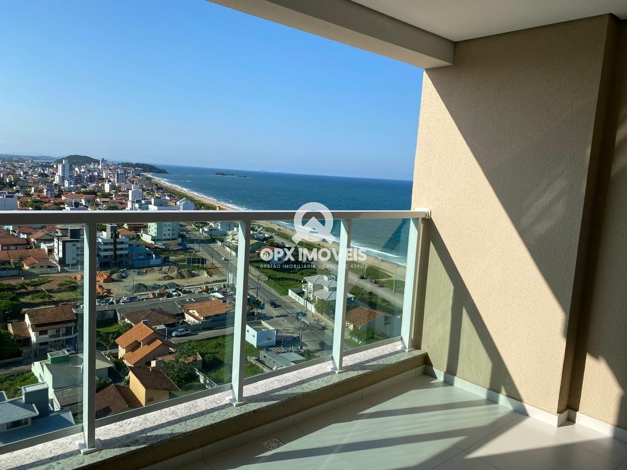 Apartamento Frente Mar no Venice Home Club em Balneário Piçarras - Sofisticação e Lazer Completo - foto 1
