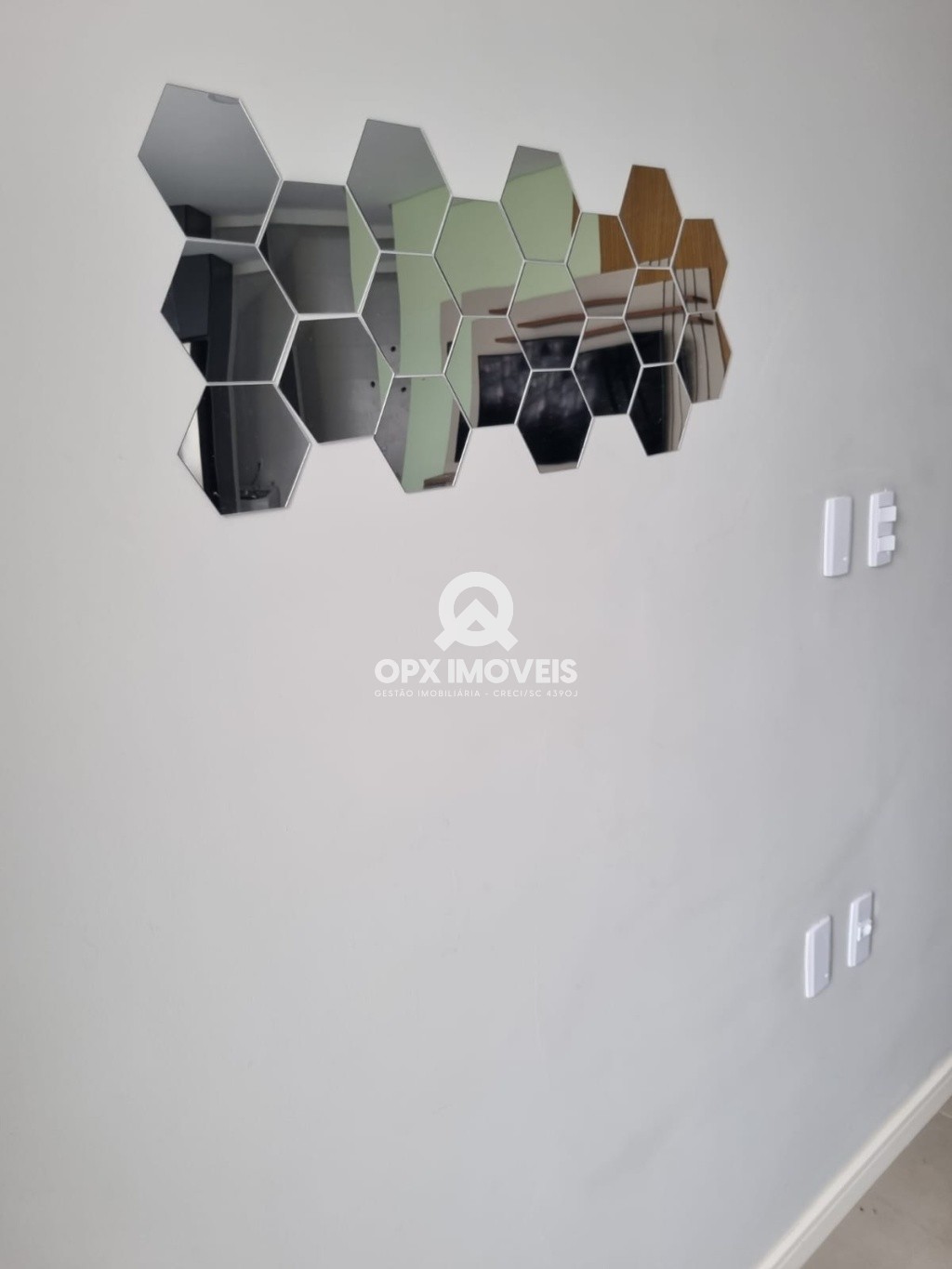 Apartamento Mobiliado com 3 Dormitórios a 450m da Praia - Venda e Locação — foto 3