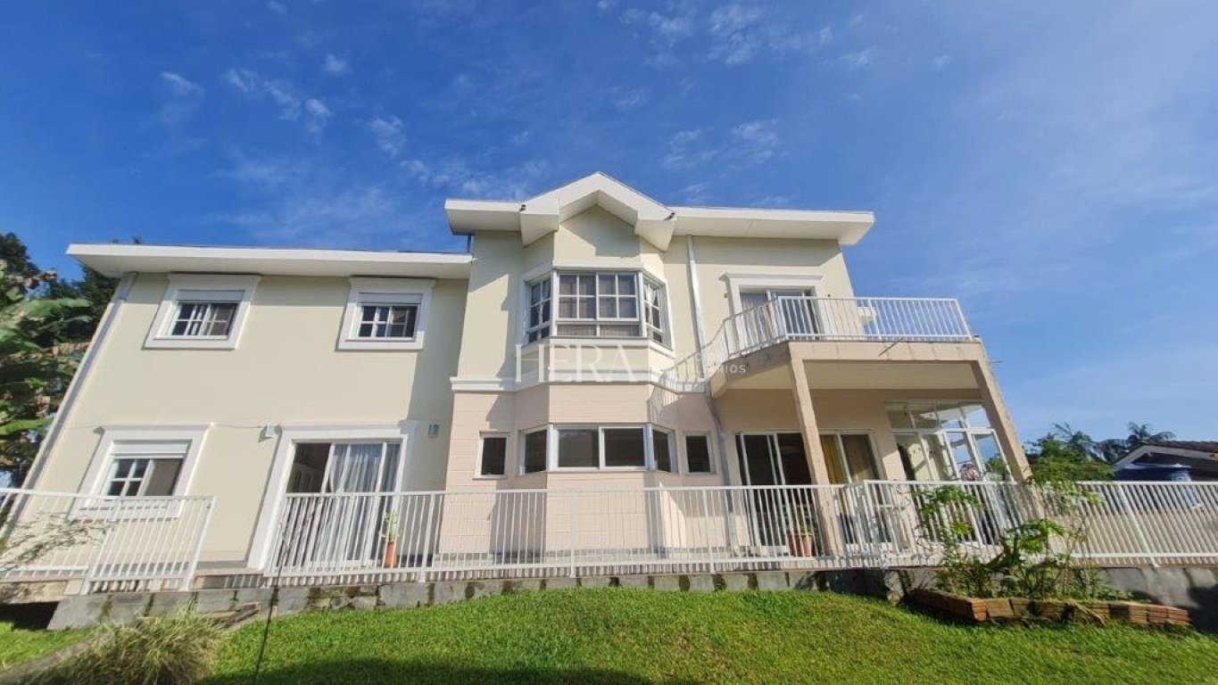 Casa no bairro Garcia, loteamento Retiro Silvestre, o encanto de morar envolvido com a natureza e a 10 minutos do centro de Blumenau... - foto 1