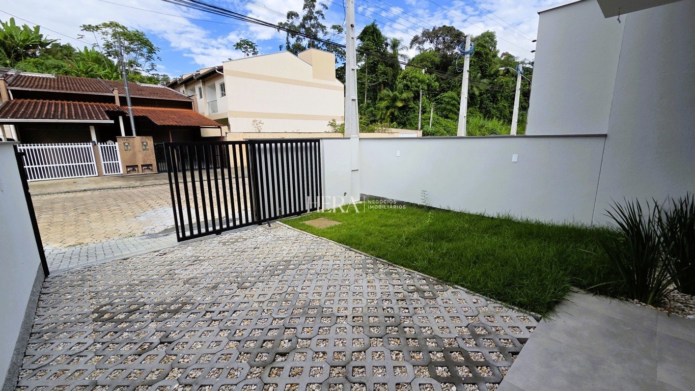 Casa a venda no bairro Itoupava Central com 2 quartos sendo 1 suíte. Casa moderna e com estilo. — foto 2
