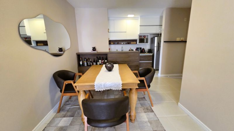 Apartamento semimobiliado 02 dormitórios com 01 suíte a poucos metros do parque Vila Germânica em Blumenau! — foto 4