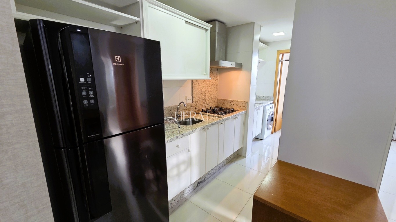 Apartamento mobiliado a venda a poucos metros da FURB, em excelente localização em região central de Blumenau. — foto 3