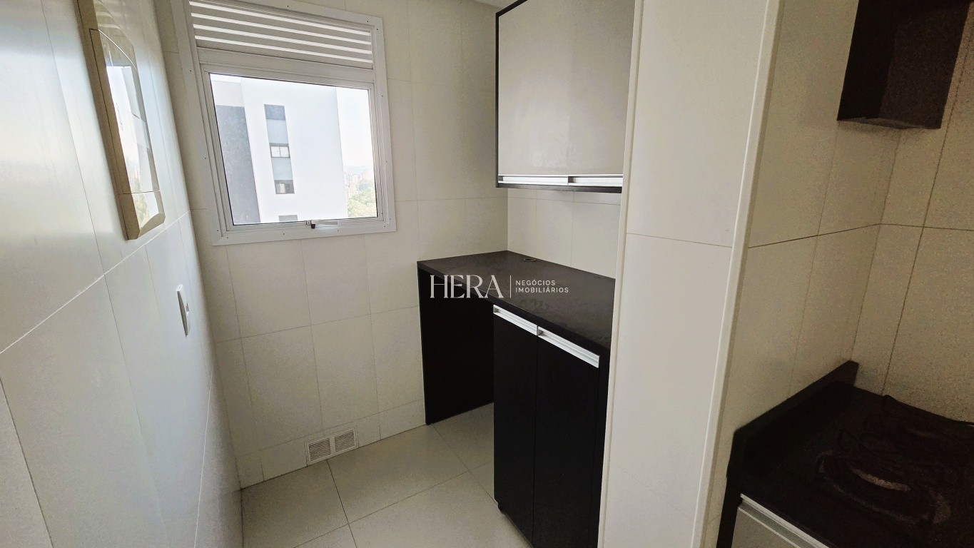 Apartamento mobiliado a venda a poucos metros da FURB, em excelente localização em região central de Blumenau. — foto 4