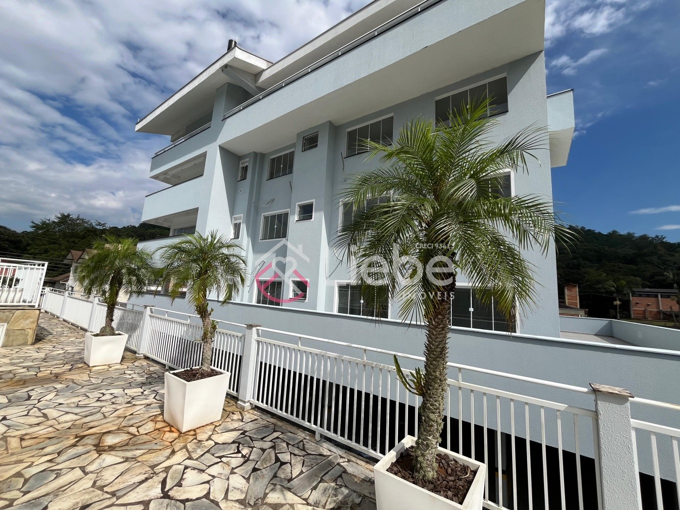 Lindo apartamento, com excelente localização, no Residencial Ágata Bloco B, 2 dormitórios, no centro da cidade de Pomerode. - foto 1