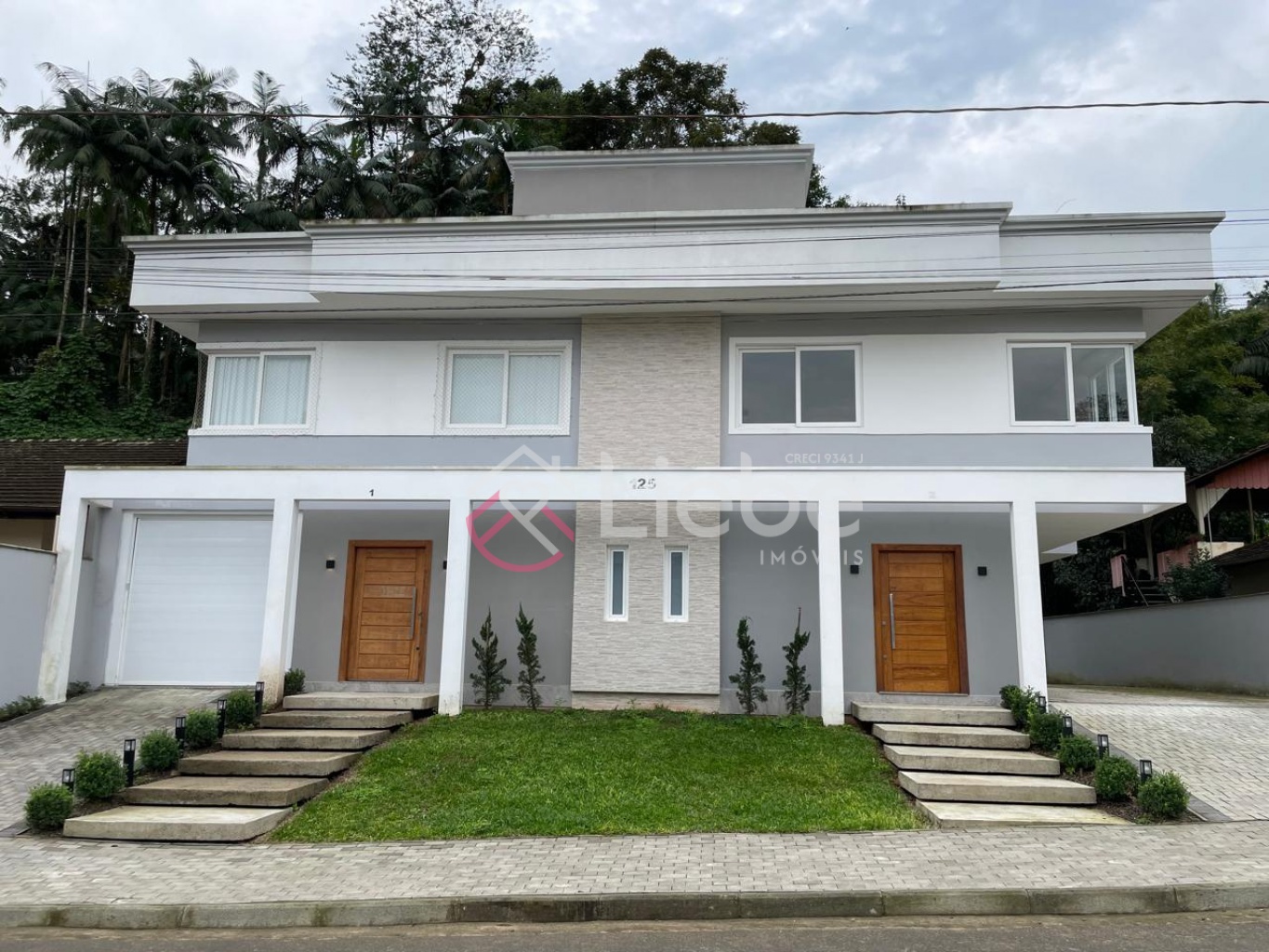 Casa Lindíssima em ótima localização no centro de Pomerode com 238,31m de área privativa. - foto 1