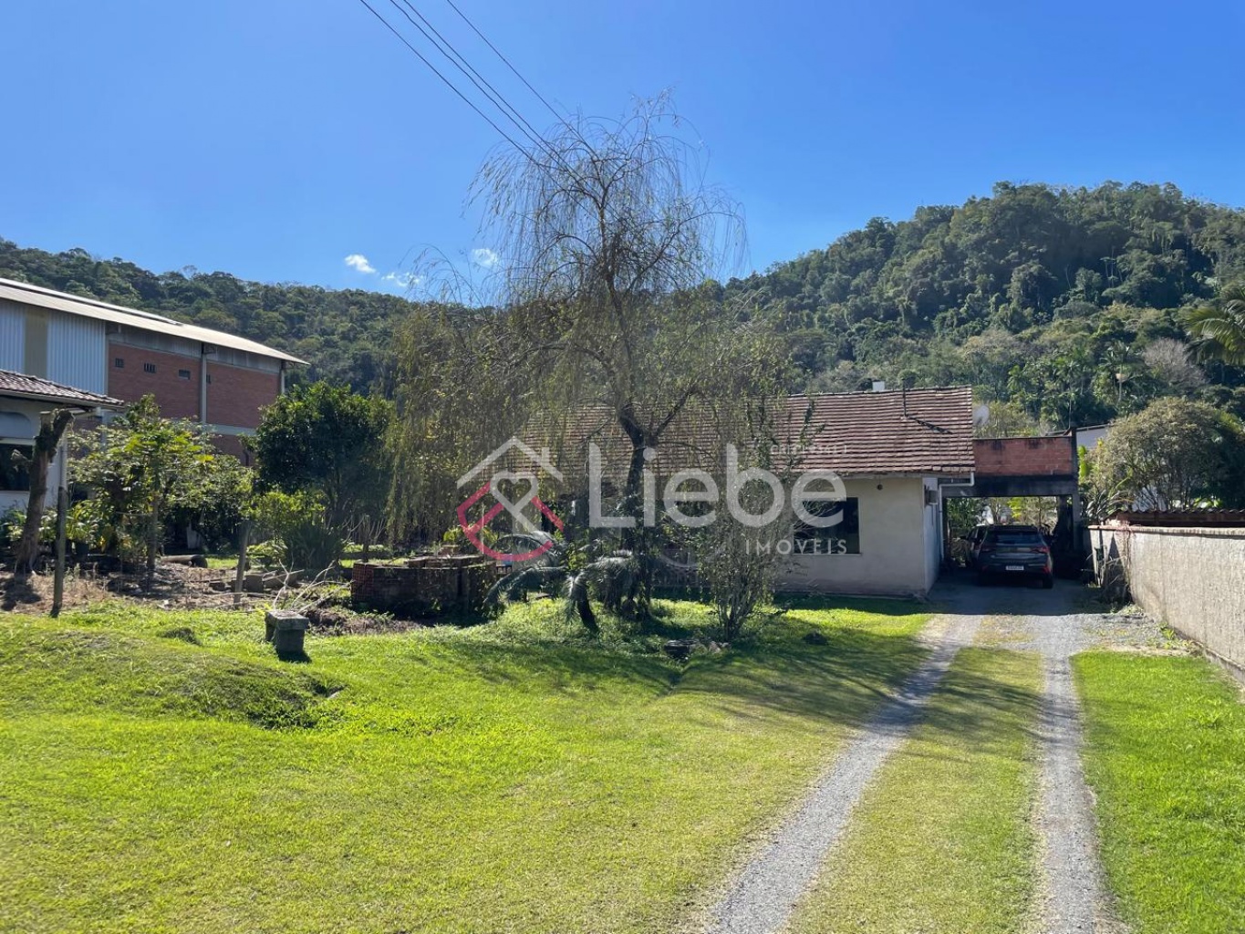 Oportunidade de Imóvel no centro da cidade de Pomerode com 280,00m de área construída e edificado num terreno com 881,25m. — foto 3