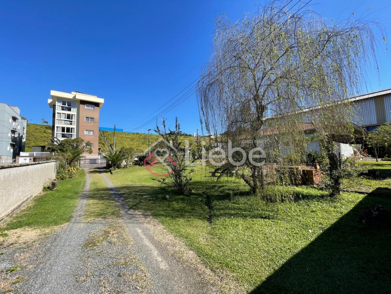 Oportunidade de Imóvel no centro da cidade de Pomerode com 280,00m de área construída e edificado num terreno com 881,25m. - foto 1