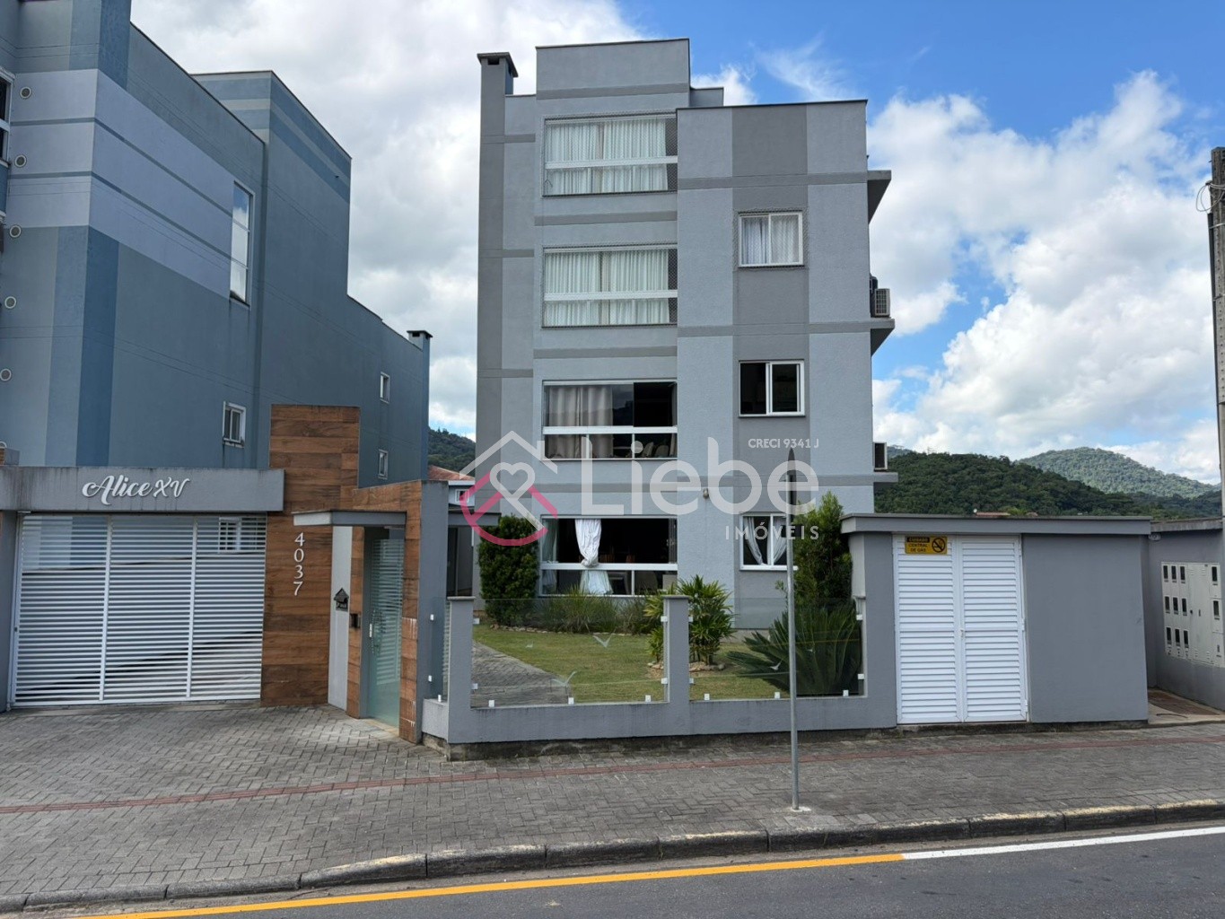 Ótimo Apartamento MOBILIADO no Condomínio RESIDENCIAL ALICE XV no primeiro pavimento com 66,11m de área privativa no bairro Centro na cidade de Pomerode. - foto 1