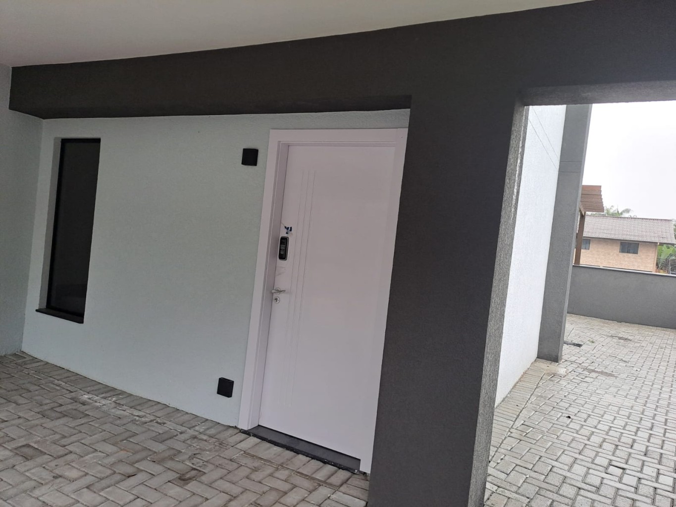 Sobrado novo com 2 suítes, moderno, bem localizado e pronto para morar. — foto 2