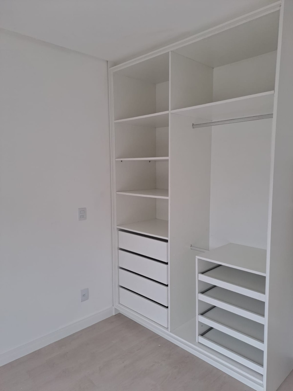 Sobrado novo com 2 suítes, moderno, bem localizado e pronto para morar. — foto 6