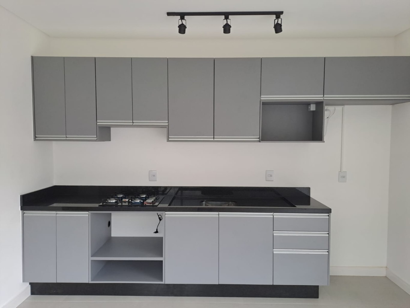 Sobrado novo com 2 suítes, moderno, bem localizado e pronto para morar. — foto 7