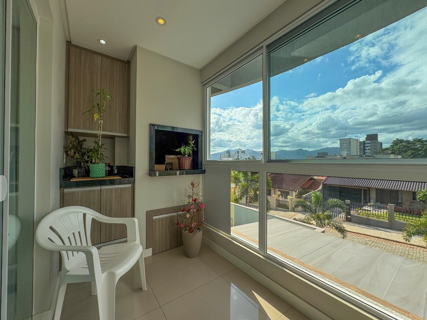 Apartamento semi-mobiliado à venda de 3 dormitórios sendo 1 suíte - Bairro Imigrantes — foto 3