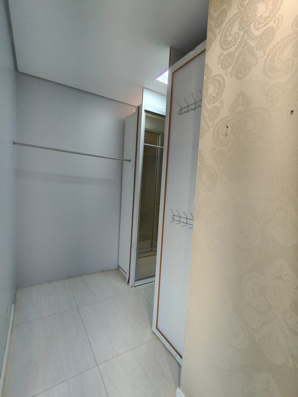 ENTRADA ( Closet )