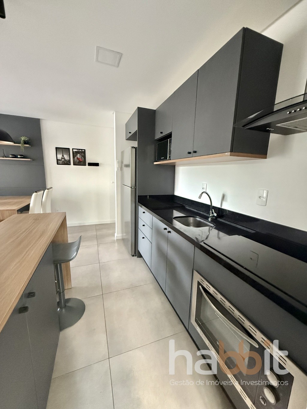 Apartamento mobiliado e decorado com 1 suíte, sacada com churrasqueira, área de serviço, cozinha e sala de jantar/tv próximo a Cremer, Furb, Giassi — foto 6