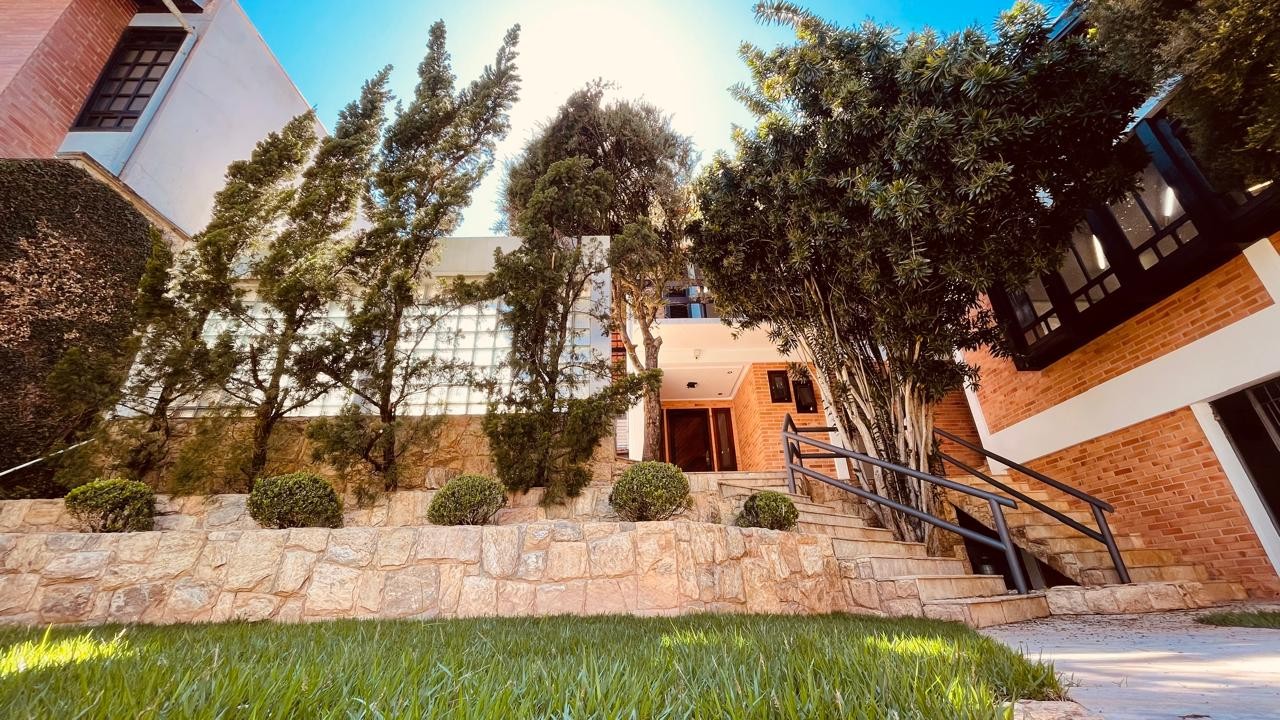 Casa com Escritório - Ao Lado da Vila Germânica - foto 1