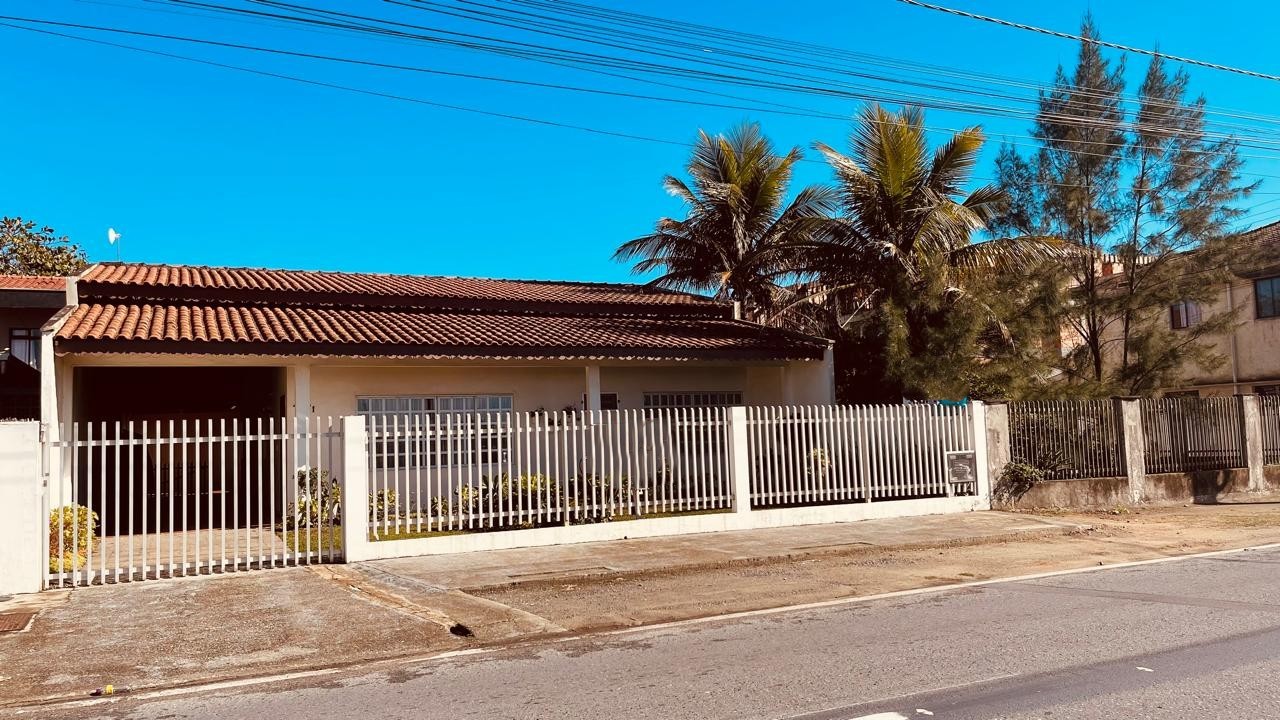 Casa de Frente para o Mar na Praia de Navegantes - Bairro Meia Praia — foto 2
