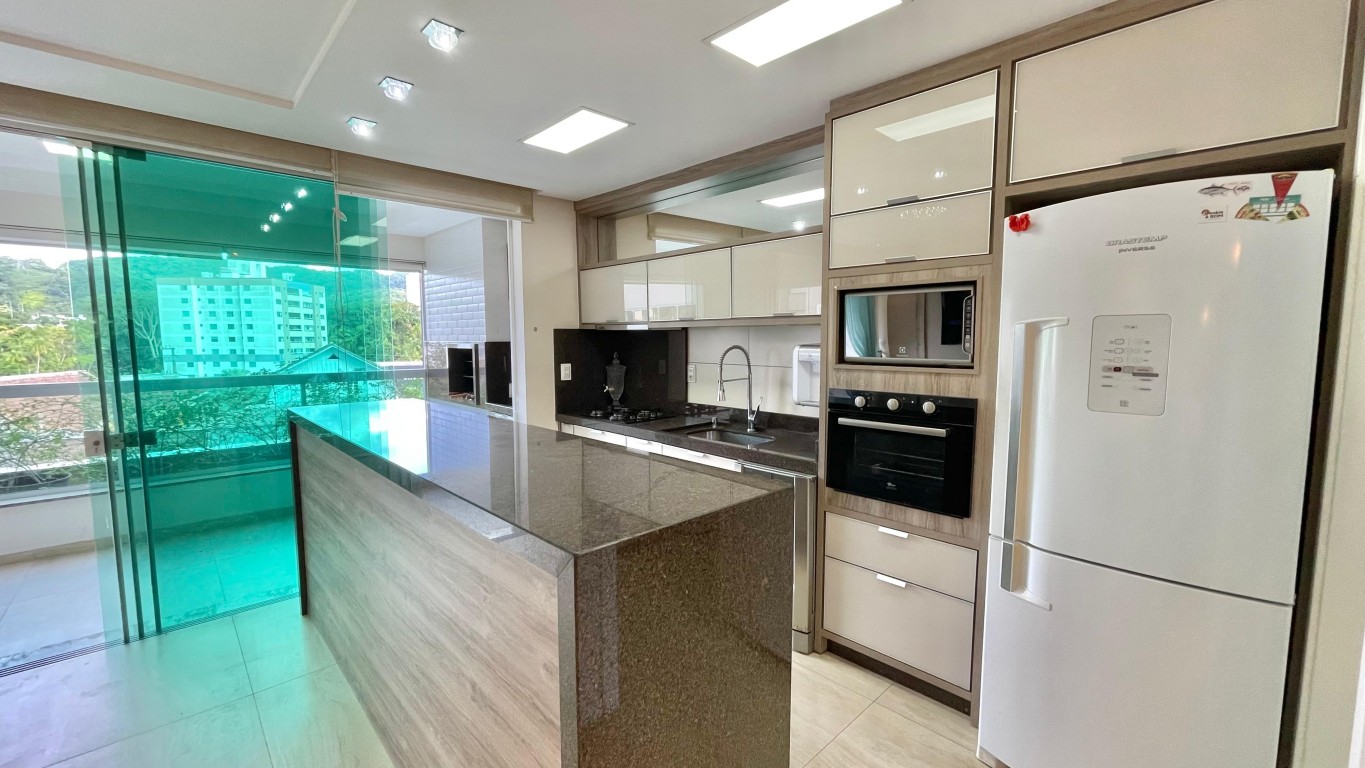 Locação - Apartamento Mobiliado com Suíte e Closet no Bairro Velha — foto 3